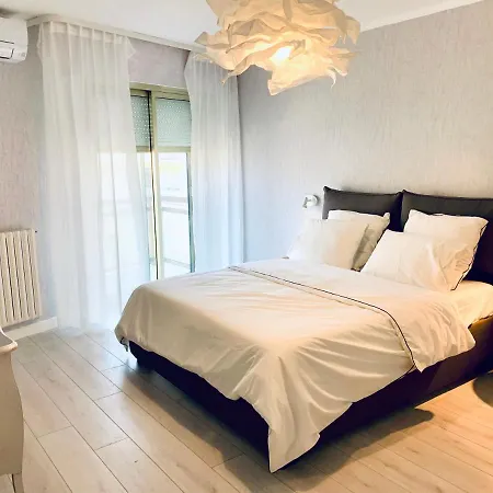 Le Schooner Apartment *